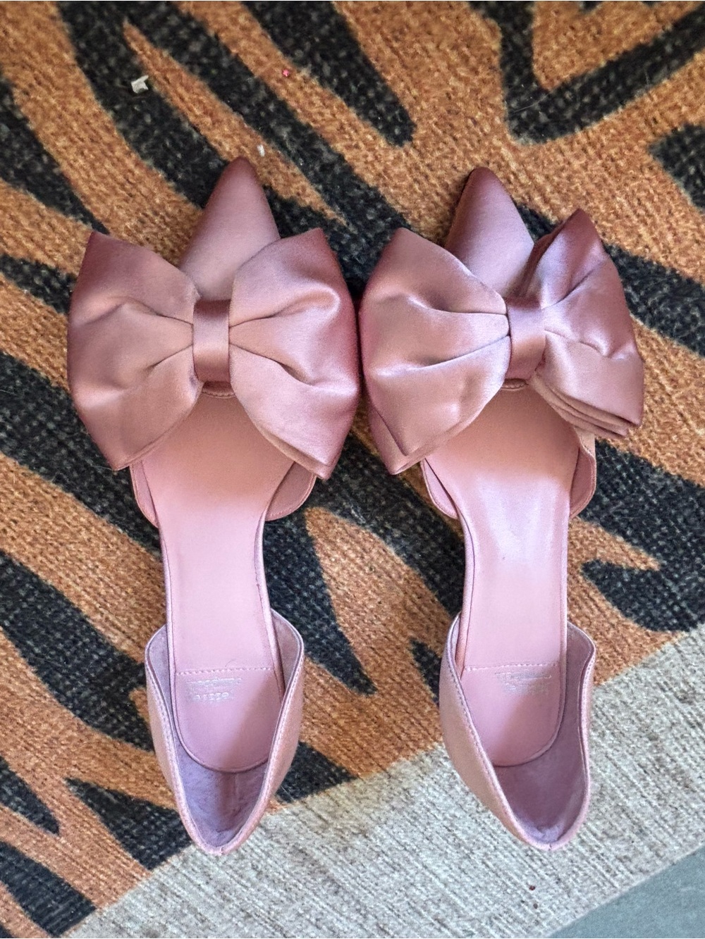 Jeffrey Campbell Satin Bow Pointed kitten heel in Blush